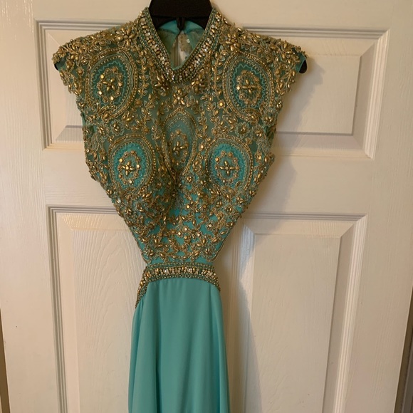 Dresses & Skirts - Prom pageant or homecoming